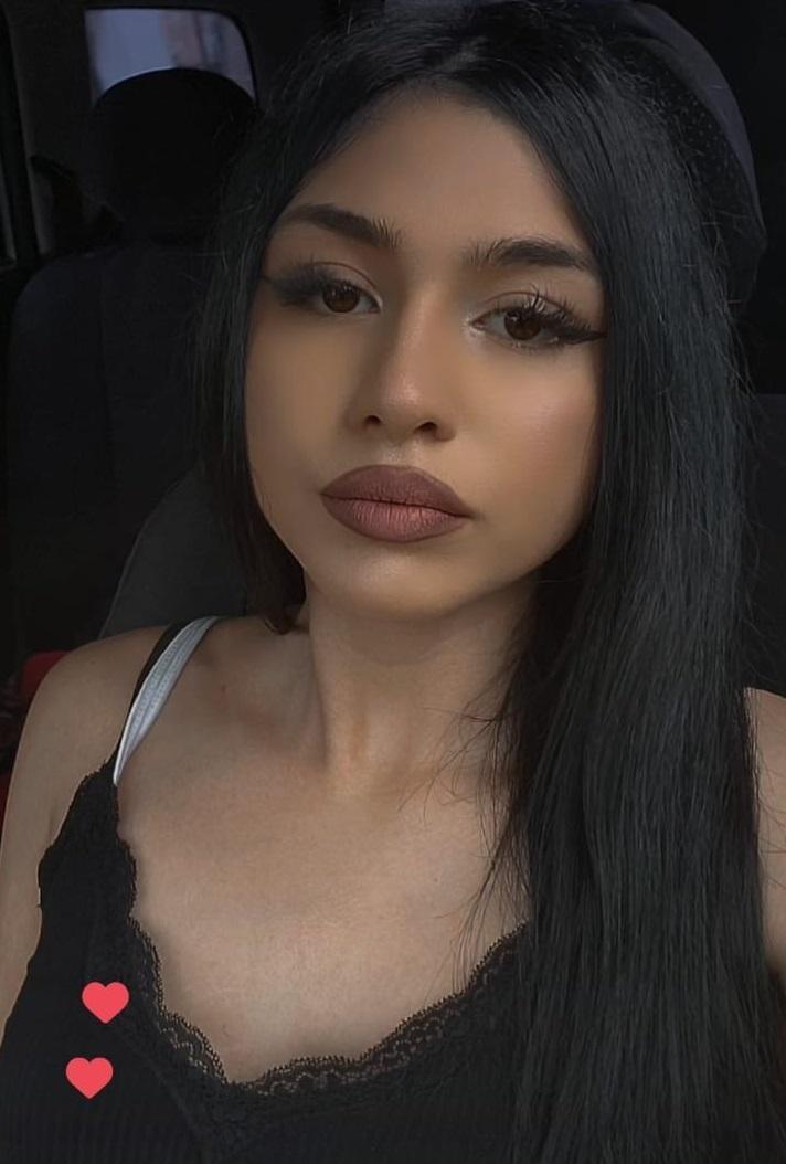 GiuliaSya from Romania