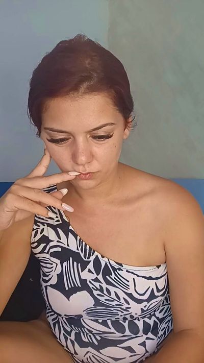 LadyNora26 from Romania