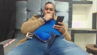 LiamBlass93 from Colombia