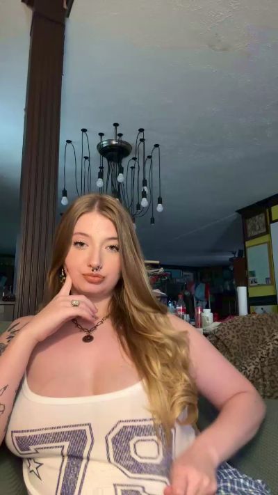 Rosaleejaden from United States