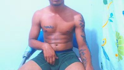 Theniga from Colombia